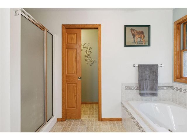 582 Country Oaks Lane, River Falls, WI 54022