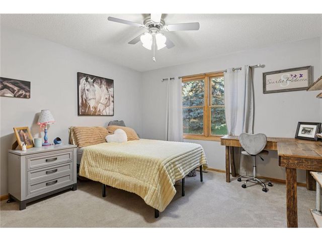 582 Country Oaks Lane, River Falls, WI 54022