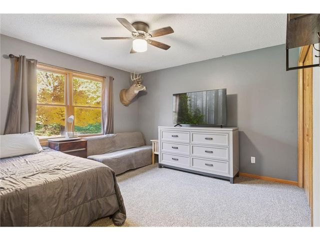 582 Country Oaks Lane, River Falls, WI 54022