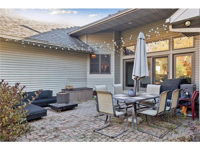 582 Country Oaks Lane, River Falls, WI 54022