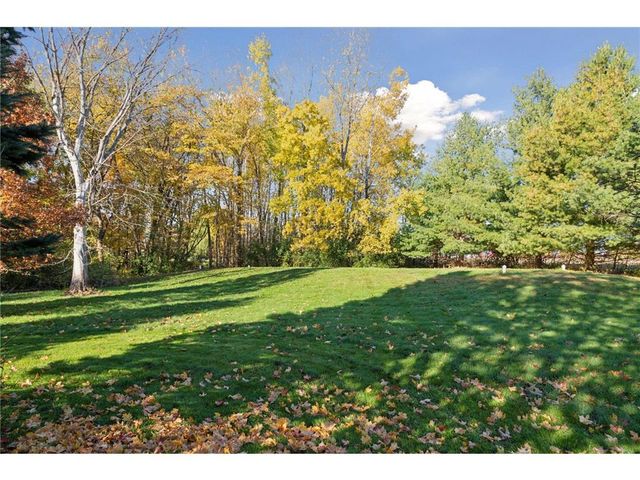 582 Country Oaks Lane, River Falls, WI 54022