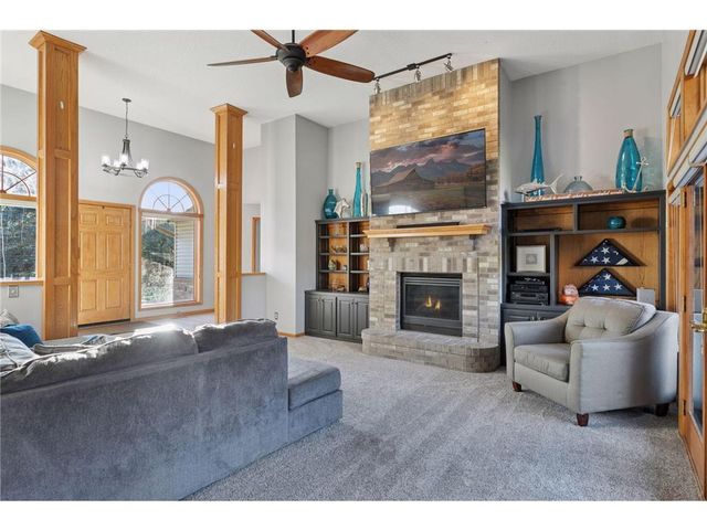 582 Country Oaks Lane, River Falls, WI 54022