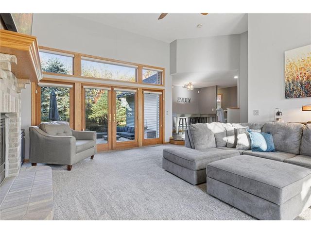 582 Country Oaks Lane, River Falls, WI 54022