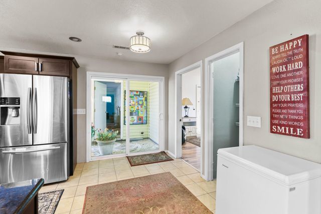 2987 Delta Waters Road, Medford, OR 97504