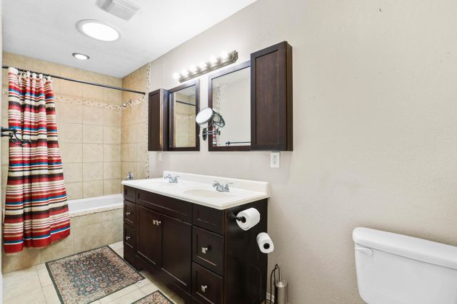 2987 Delta Waters Road, Medford, OR 97504