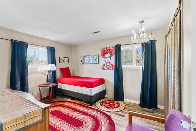 2987 Delta Waters Road, Medford, OR 97504