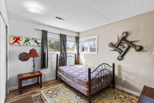 2987 Delta Waters Road, Medford, OR 97504