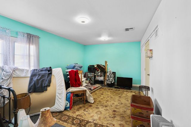 2987 Delta Waters Road, Medford, OR 97504