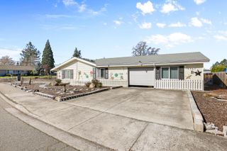2987 Delta Waters Road, Medford, OR 97504