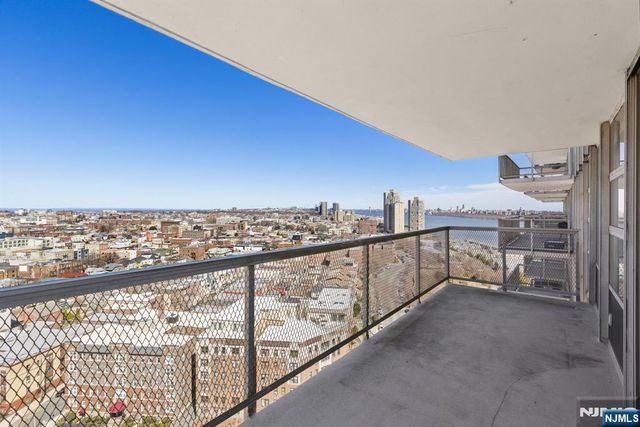 6050 Kennedy Boulevard 20G, West New York, NJ 07093