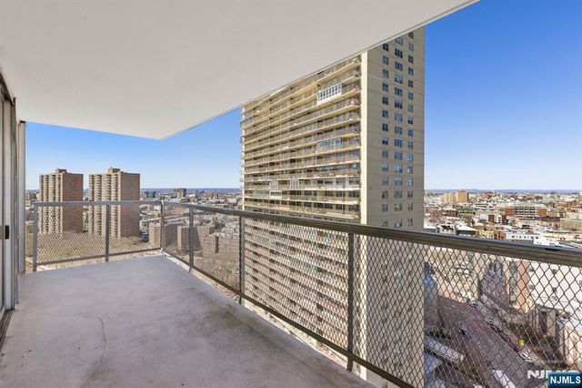 6050 Kennedy Boulevard 20G, West New York, NJ 07093