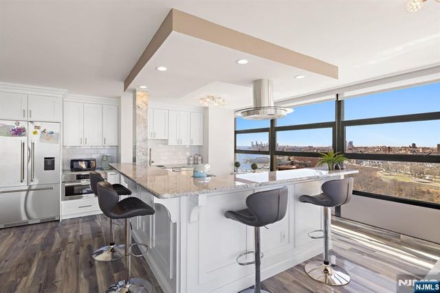 6050 Kennedy Boulevard 20G, West New York, NJ 07093