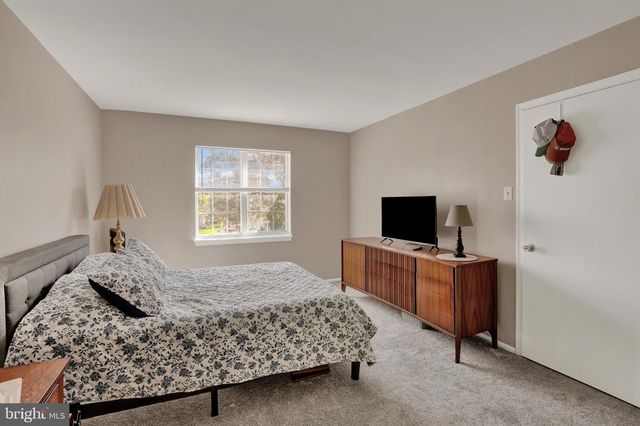 7 ANDOVER PL, Newtown, PA 18940