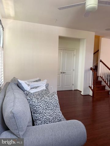9801 WOOD GLEN TER, Lanham, MD 20706