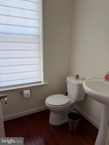 9801 WOOD GLEN TER, Lanham, MD 20706