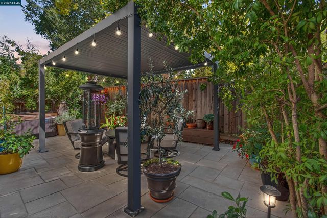 6206 Lakeview Cir, San Ramon, CA 94582