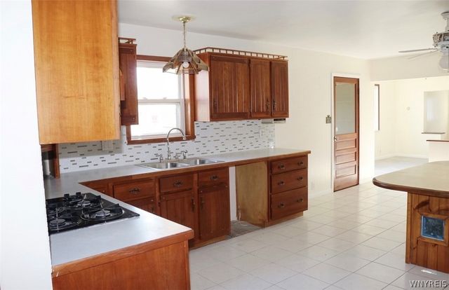 91 Wildwood Place, West Seneca, NY 14210