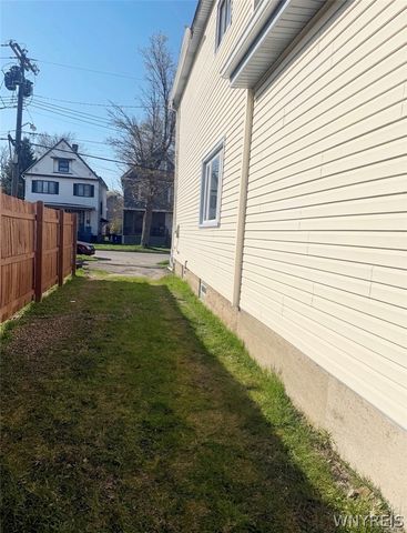 91 Wildwood Place, West Seneca, NY 14210