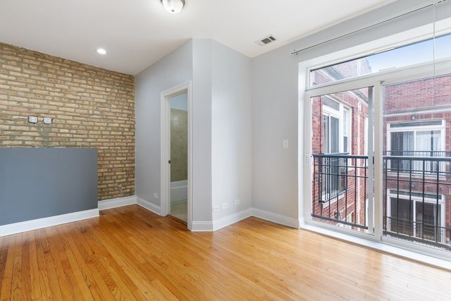 2005 W Jarvis Avenue 3, Chicago, IL 60645