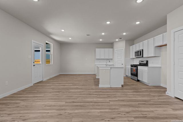 2327 Crisp Gln, San Antonio, TX 78224