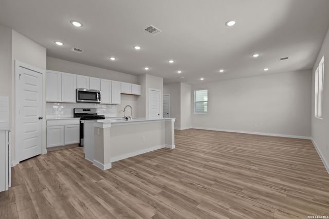 2327 Crisp Gln, San Antonio, TX 78224