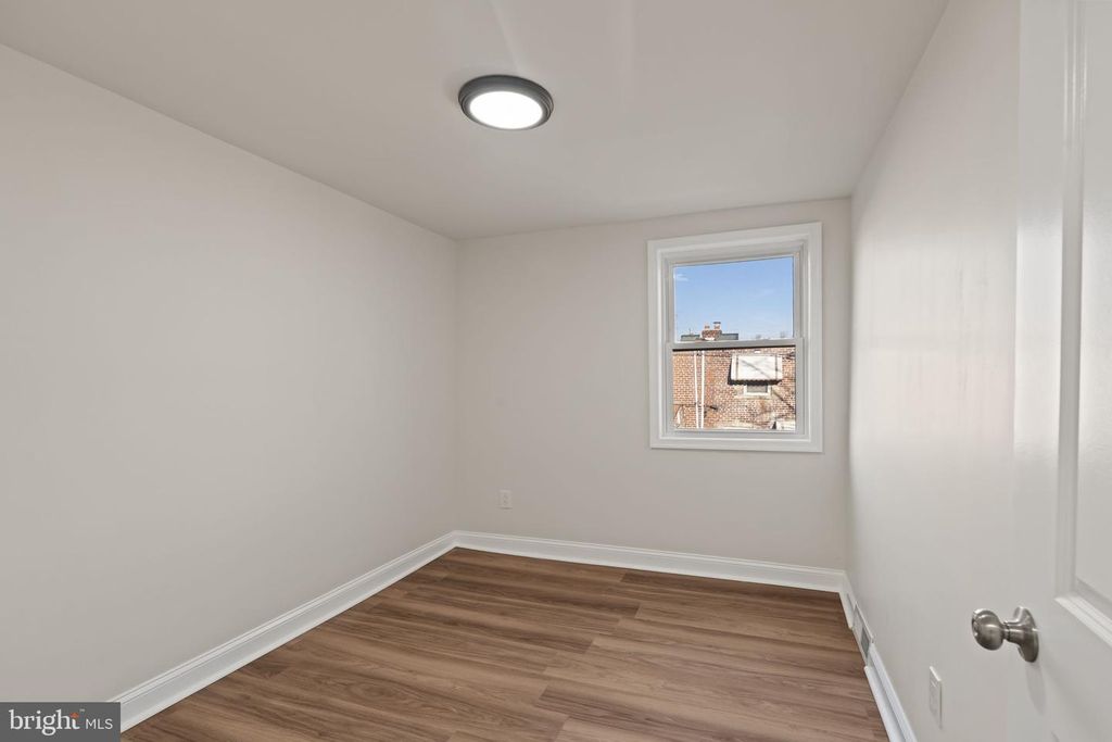 Image 11 of property listing at 168 ERVIN AVE, Marcus Hook, PA 19061