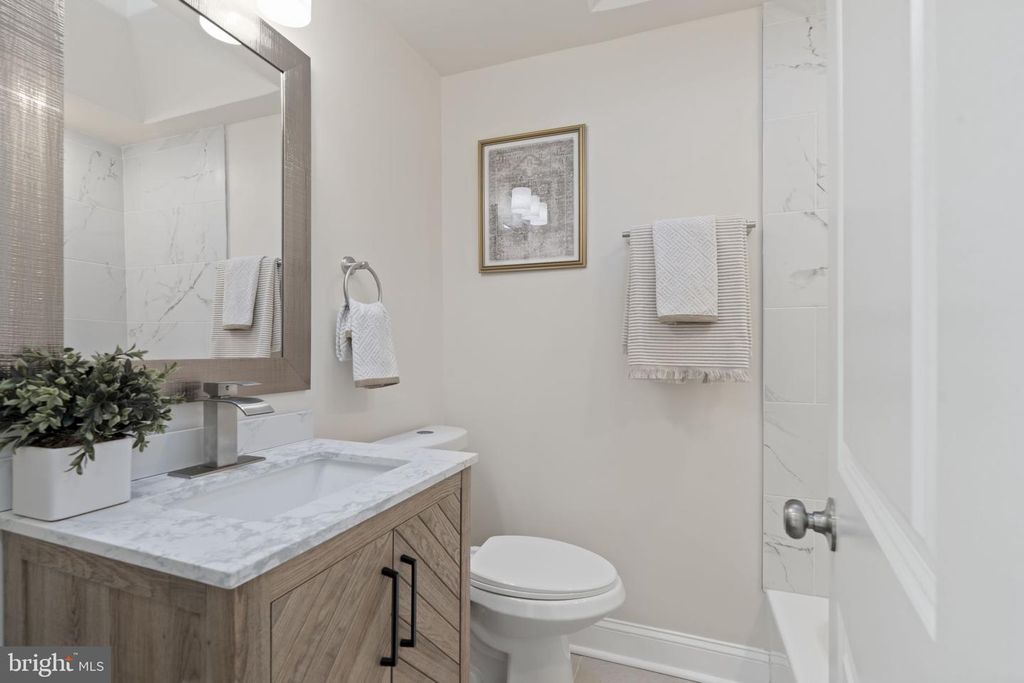 Image 15 of property listing at 168 ERVIN AVE, Marcus Hook, PA 19061