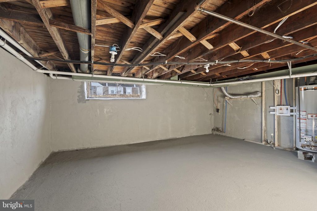 Image 17 of property listing at 168 ERVIN AVE, Marcus Hook, PA 19061