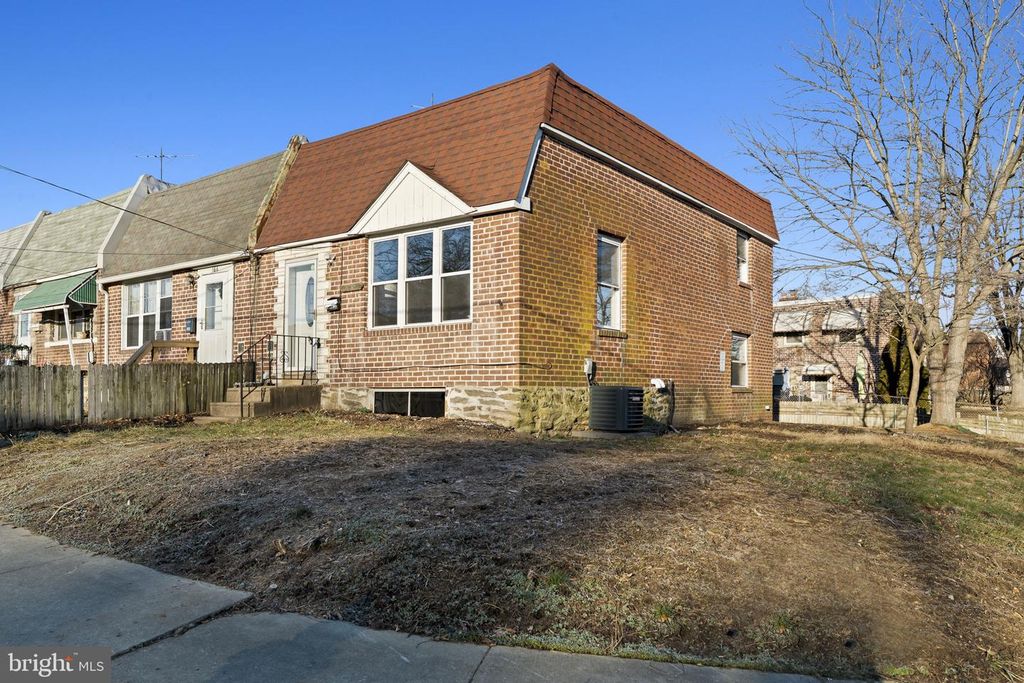 Image 19 of property listing at 168 ERVIN AVE, Marcus Hook, PA 19061