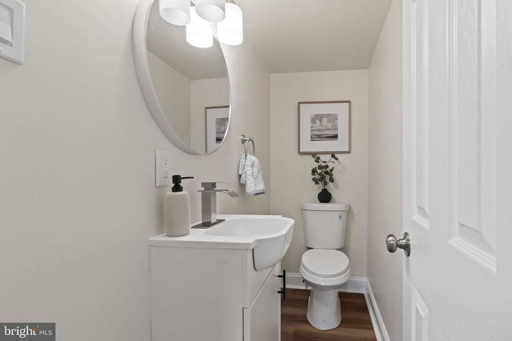 Image 9 of property listing at 168 ERVIN AVE, Marcus Hook, PA 19061