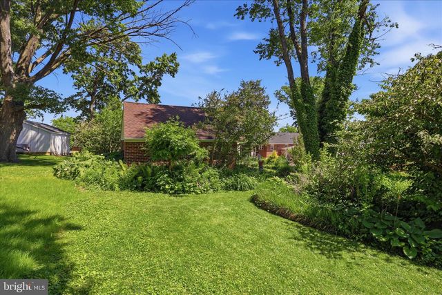 381 BARBARA, Millersville, PA 17551