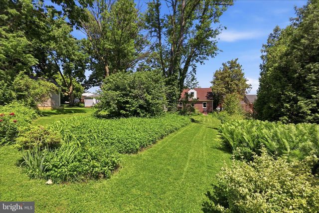 381 BARBARA, Millersville, PA 17551