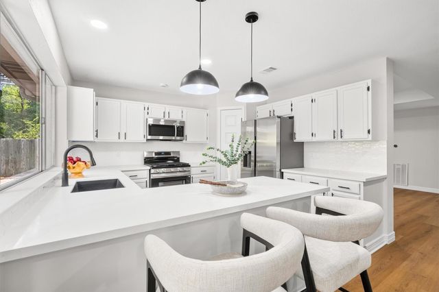 3 Still Corner Place, The Woodlands, TX 77381