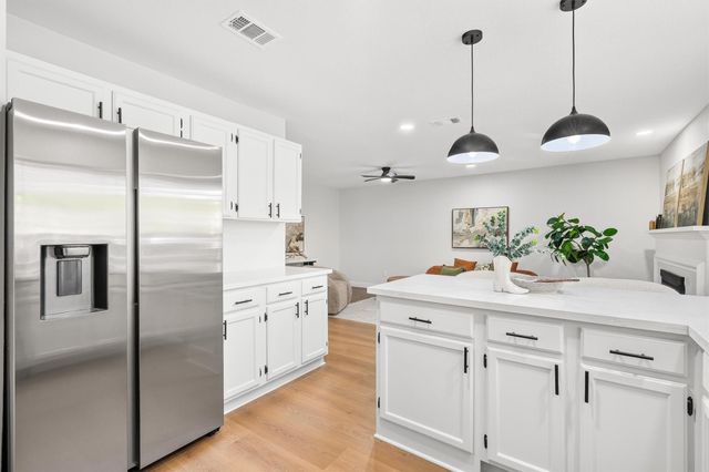 3 Still Corner Place, The Woodlands, TX 77381
