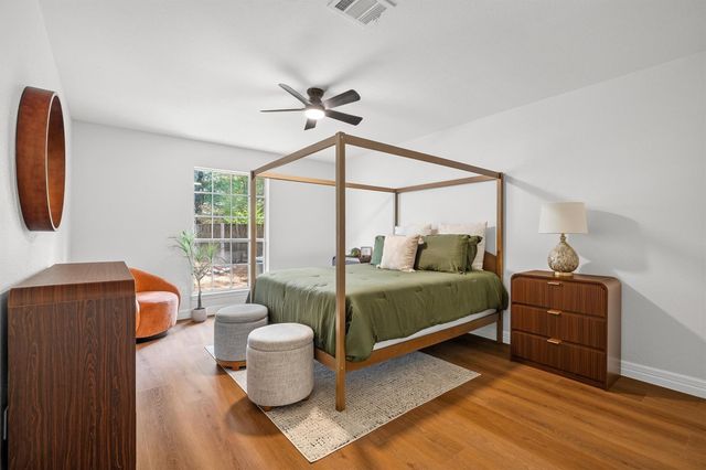 3 Still Corner Place, The Woodlands, TX 77381