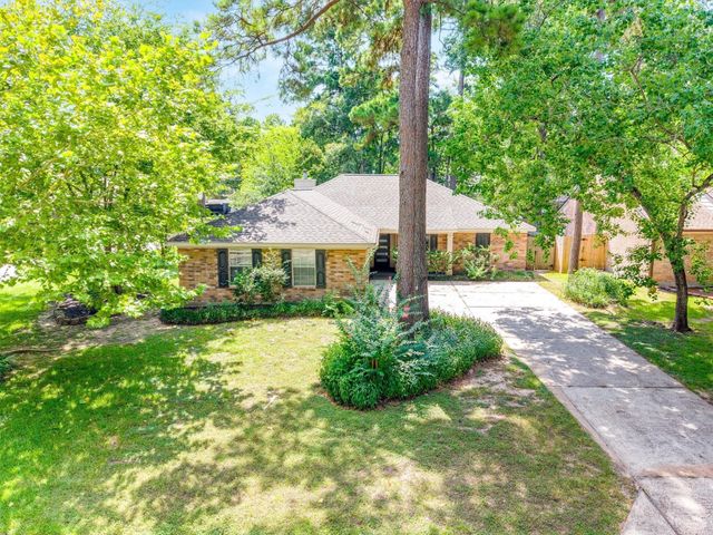 3 Still Corner Place, The Woodlands, TX 77381