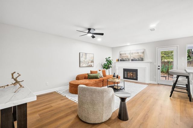 3 Still Corner Place, The Woodlands, TX 77381