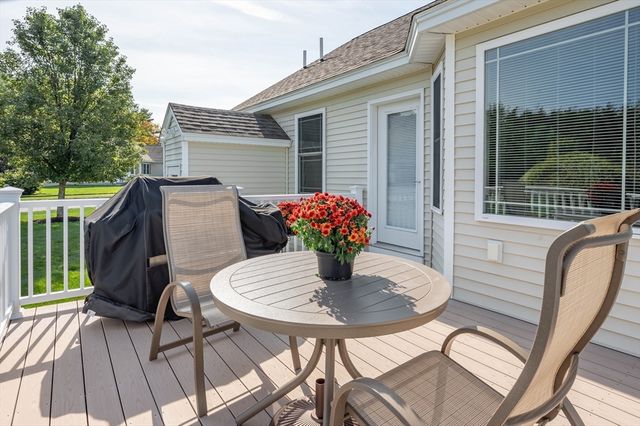 8 Pilgrim Circle, Nashua, NH 03063