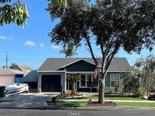 9112 Oak, Bellflower, CA 90706
