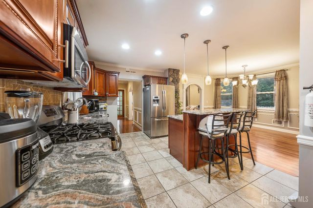 102 runyon Avenue, Middlesex, NJ 08846