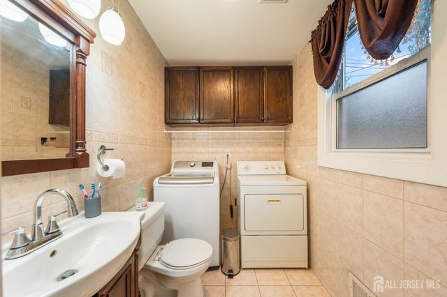102 runyon Avenue, Middlesex, NJ 08846