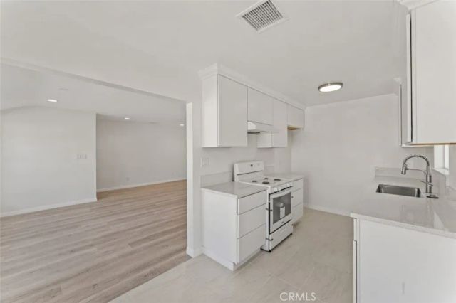 14722 Strathern, Panorama City, CA 91402
