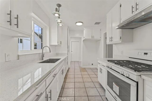 14722 Strathern, Panorama City, CA 91402
