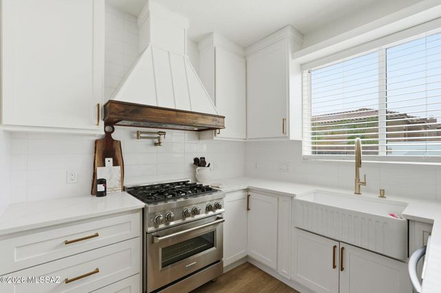 8949 N Wild Eagle Avenue, Tucson, AZ 85742