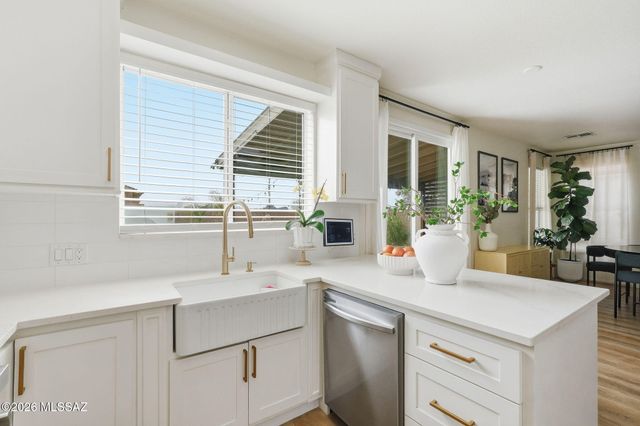 8949 N Wild Eagle Avenue, Tucson, AZ 85742