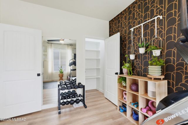 8949 N Wild Eagle Avenue, Tucson, AZ 85742