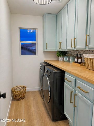 8949 N Wild Eagle Avenue, Tucson, AZ 85742