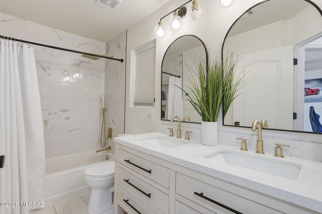 8949 N Wild Eagle Avenue, Tucson, AZ 85742