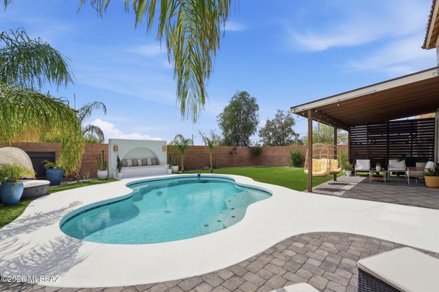 8949 N Wild Eagle Avenue, Tucson, AZ 85742