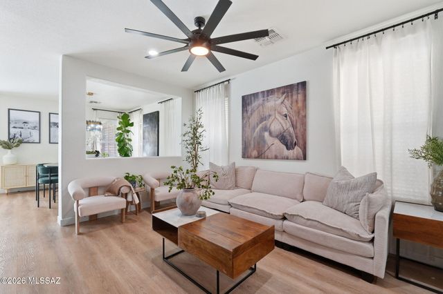 8949 N Wild Eagle Avenue, Tucson, AZ 85742